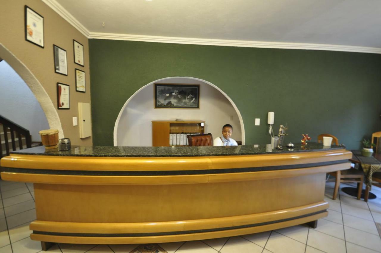 A Knights Rest Guesthouse Pretoria Exterior photo