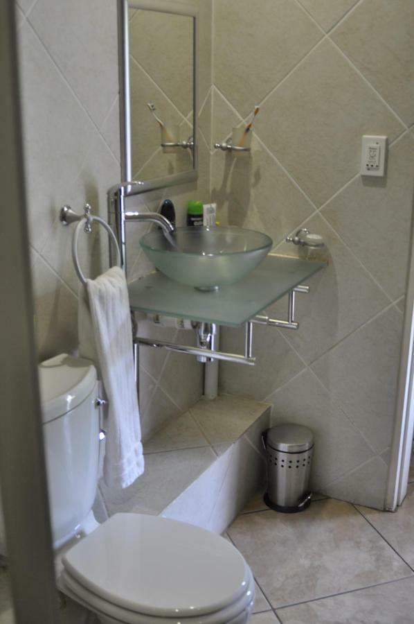 A Knights Rest Guesthouse Pretoria Exterior photo